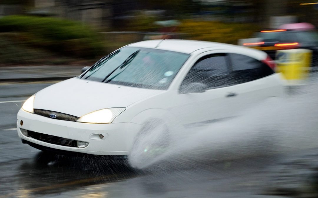 El aquaplaning y el aumento de visitas a talleres